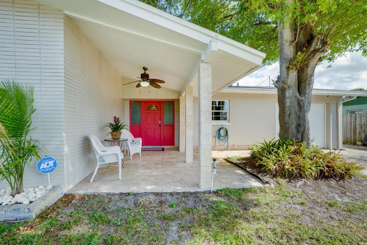 Clearwater Vacation Home Rental With Tiki Bar! Exterior photo