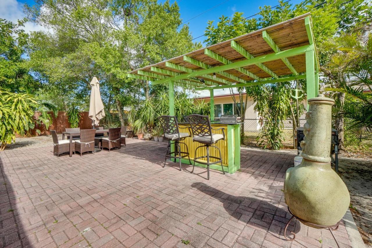 Clearwater Vacation Home Rental With Tiki Bar! Exterior photo