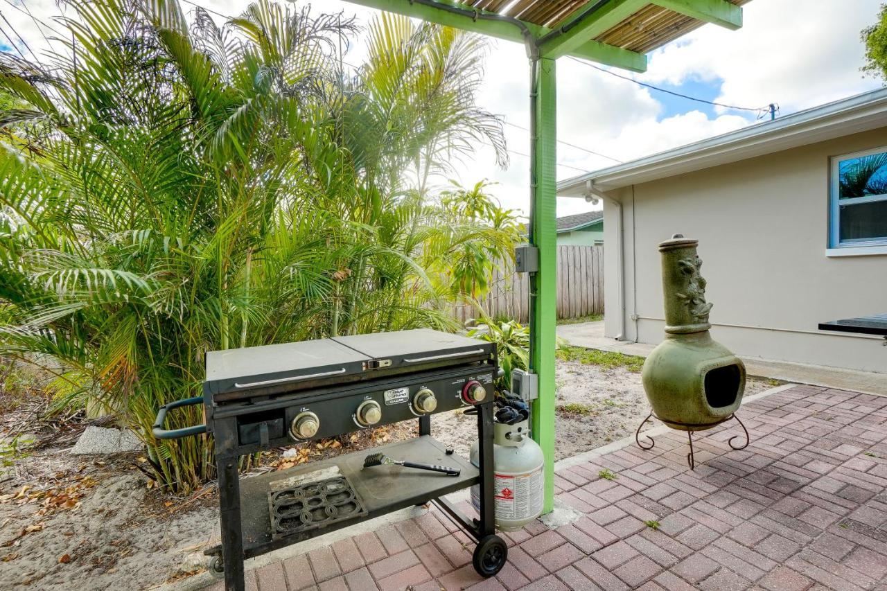 Clearwater Vacation Home Rental With Tiki Bar! Exterior photo